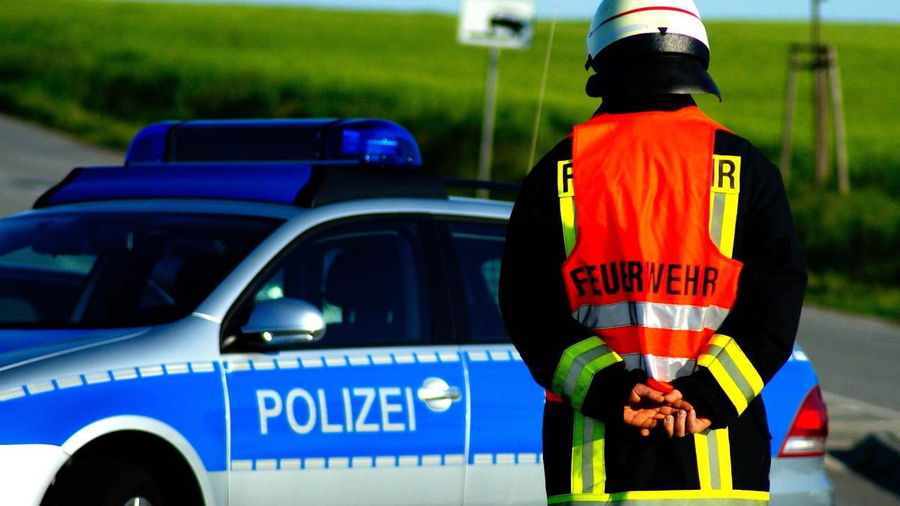 Yukarı Bavyera’da alışveriş merkezinin önünde iki ceset bulundu