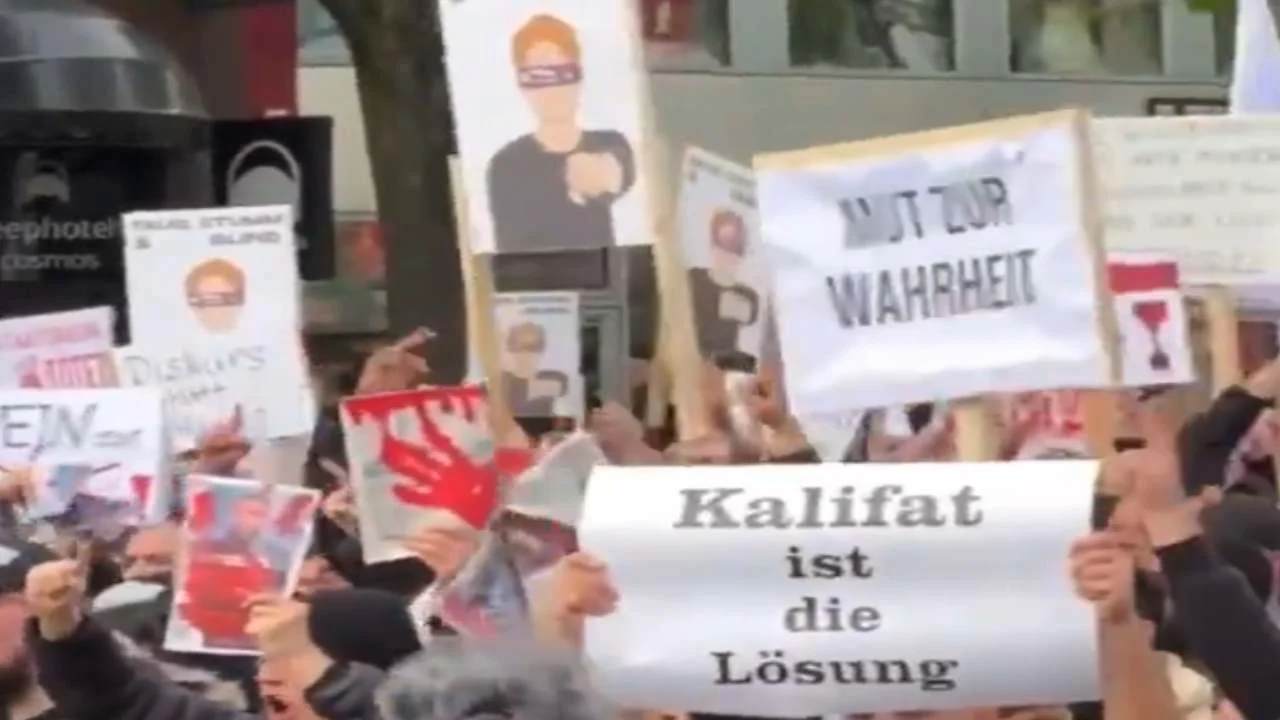 Almanya'da Kürtler hilafete karşı sokağa çıkıyor