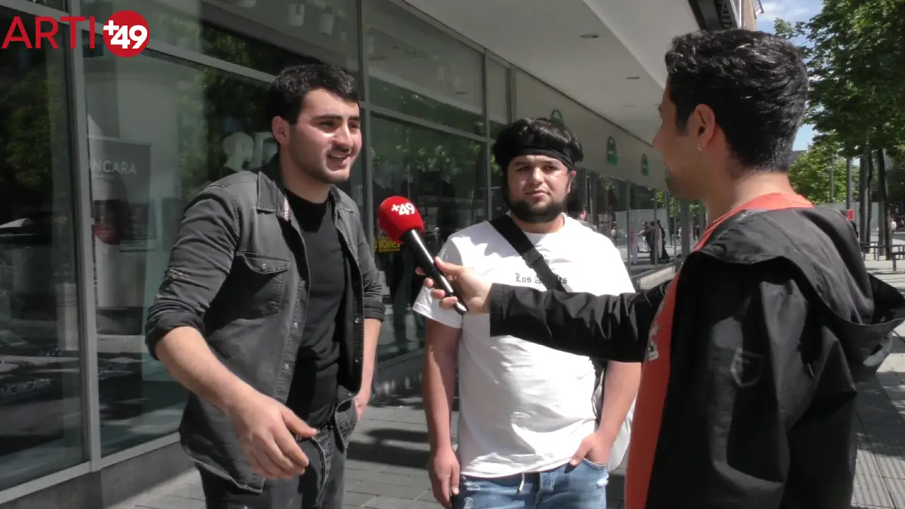 Almanya'daki Türklerden Türkiye'deki gençlere: "Sakın buraya gelmeyin, vatanınızın kıymetini bilin!"