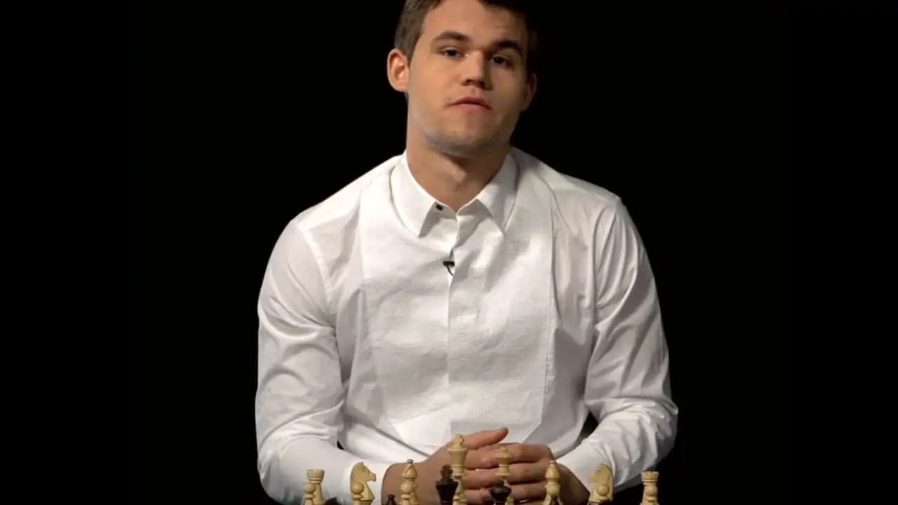Ünlü satranç ustası Magnus Carlsen artık FC St Pauli için oynayacak