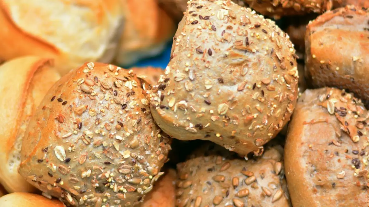Edeka'daki hazır ekmekler geri toplatılıyor: Tahta parçası riski