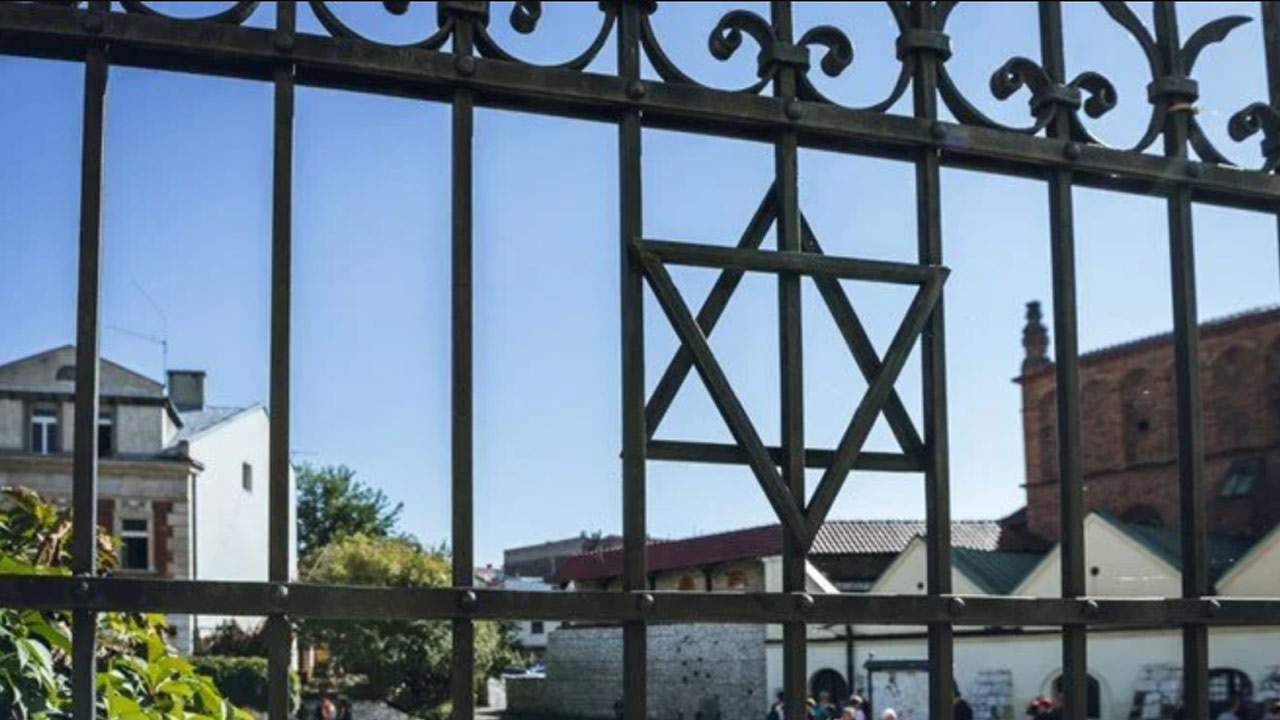 Almanya'da hedefte sinagog vardı