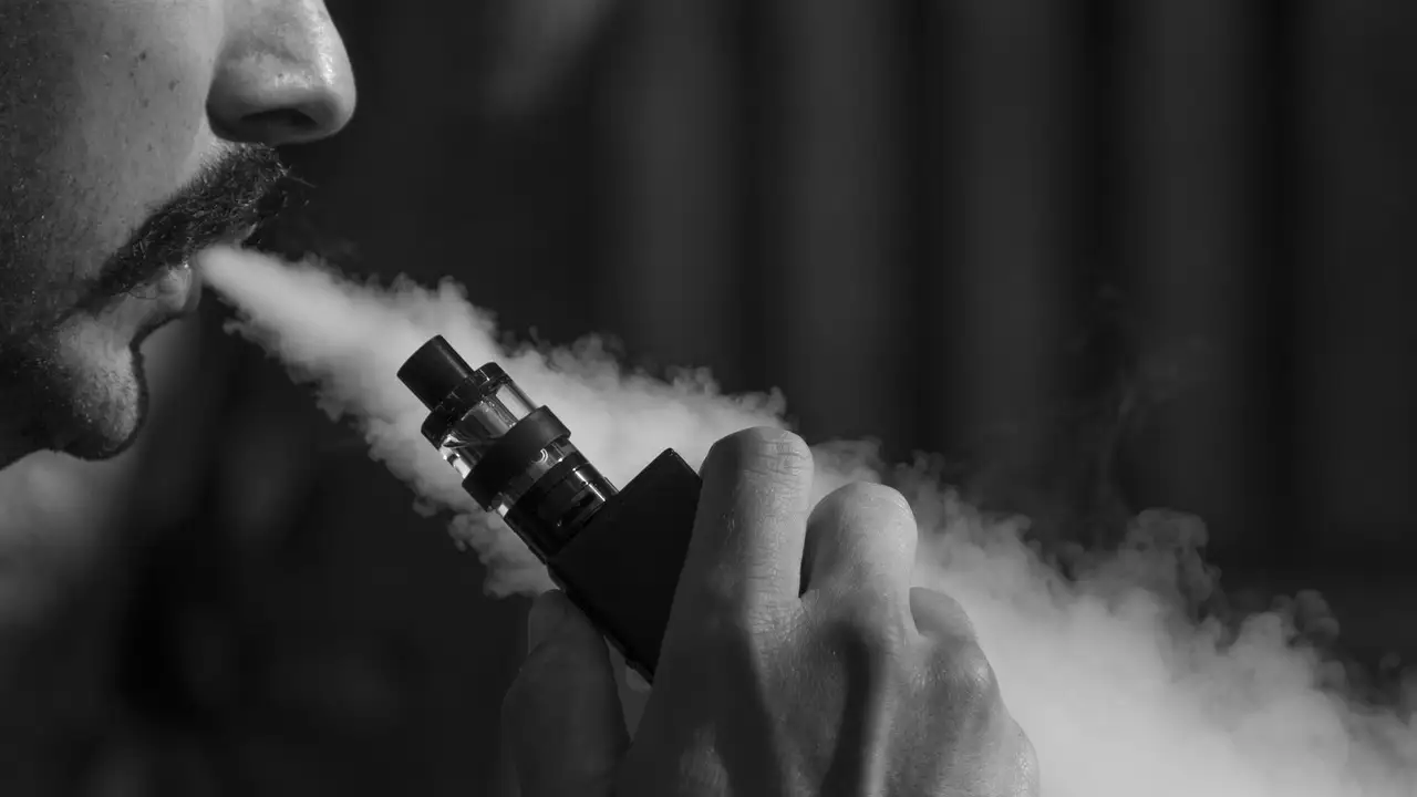 E-sigara normal sigaradan daha zararlı çıktı
