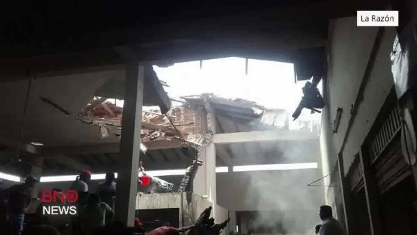Uçak pazar yerine çakıldı: 7 ölü, 15 yaralı
