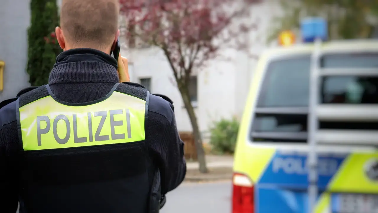 Almanya'da bıçakla dehşet saçan adamı polis öldürerek durdurdu
