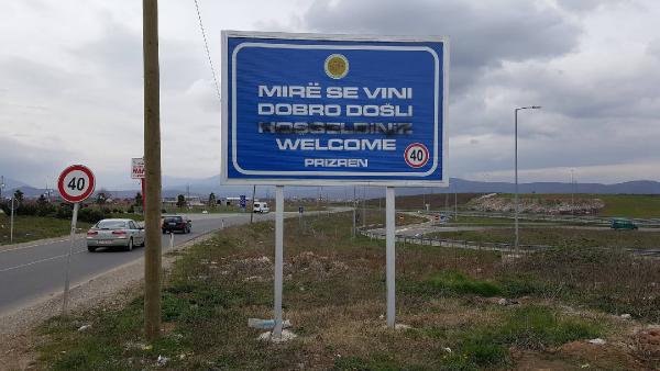 Kosova'da Türkçe tabelaya saldırı