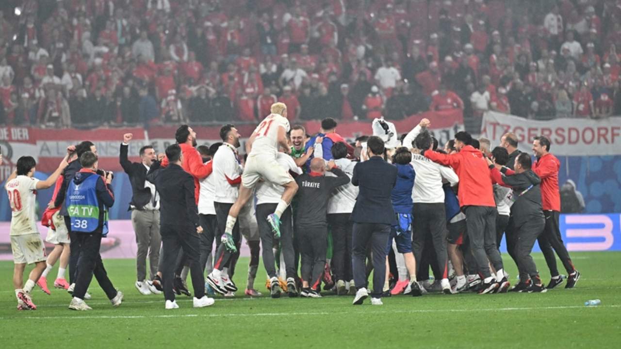 Türk milli takımından 300 döner siparişi