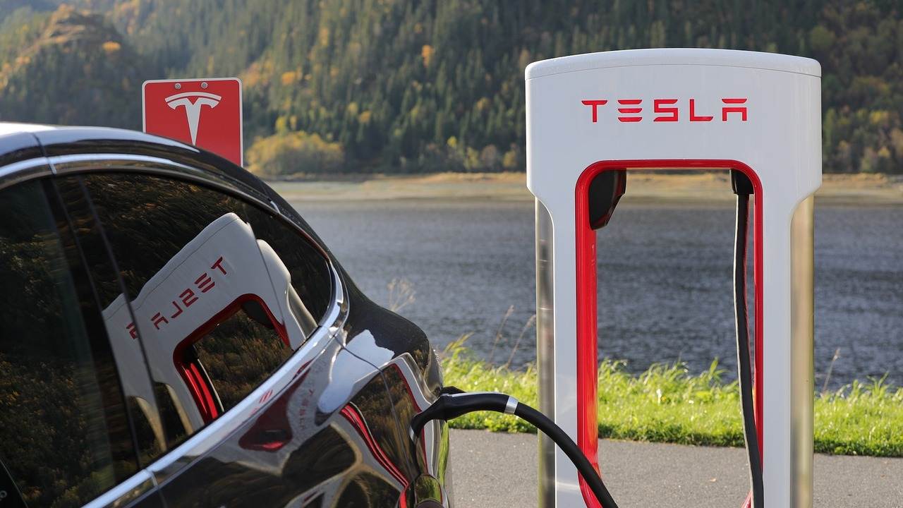 Tesla'da 65 bin kahve fincanı kayıp