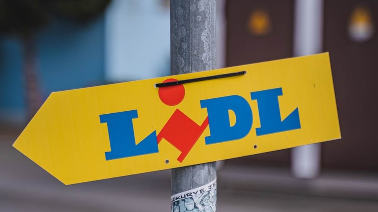 Lidl Scholz'u beklemedi, ücretleri artırıyor