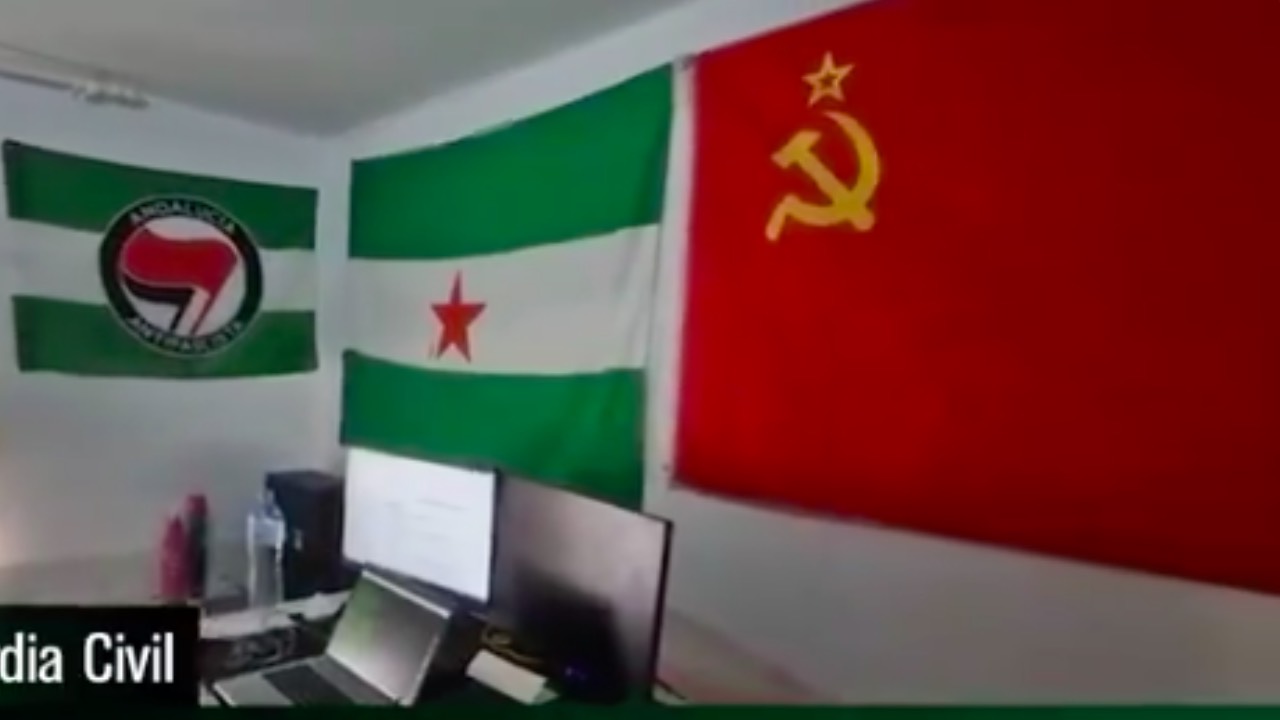 İspanya'da 3 hacker Sovyet bayrağıyla yakalandı