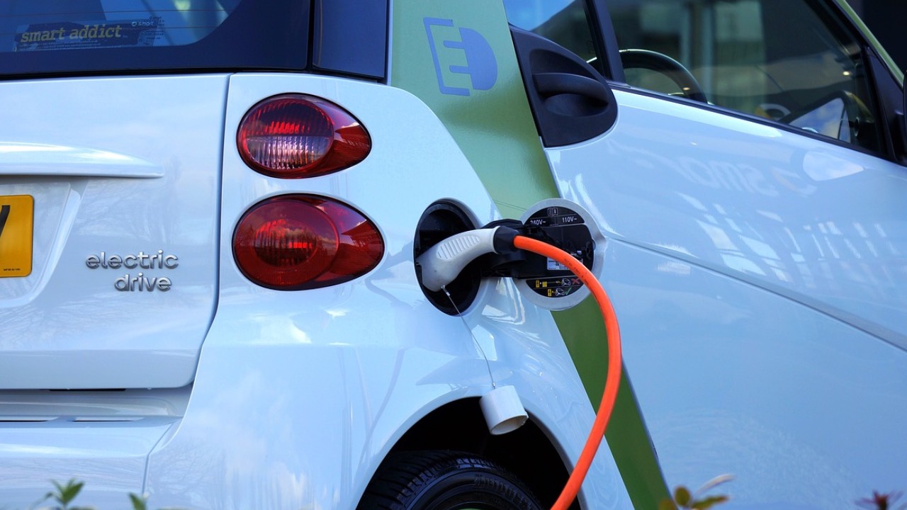 Almanlar elektrikli otomobillerden vazgeçti