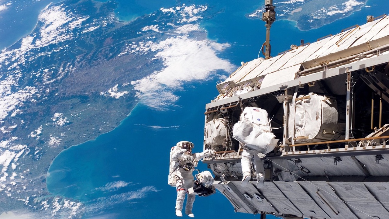 2 Nasa astronotu mahsur kaldı: 1 haftalığına gittiler 2. aylarındalar!
