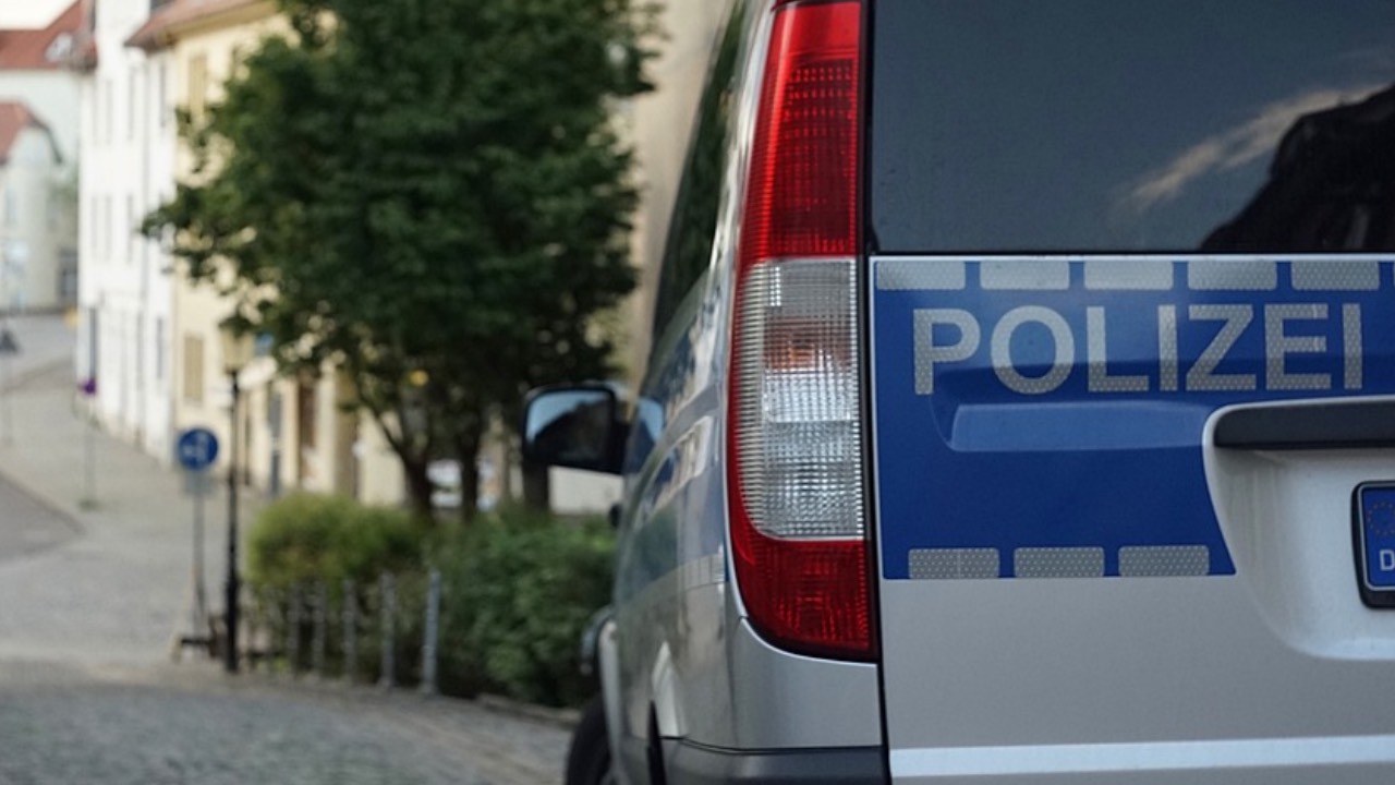 Almanya'ya kaçak girerken yakalanan Türk, polisi "sahte kimlikle" kandıramayınca "sığınma" istedi