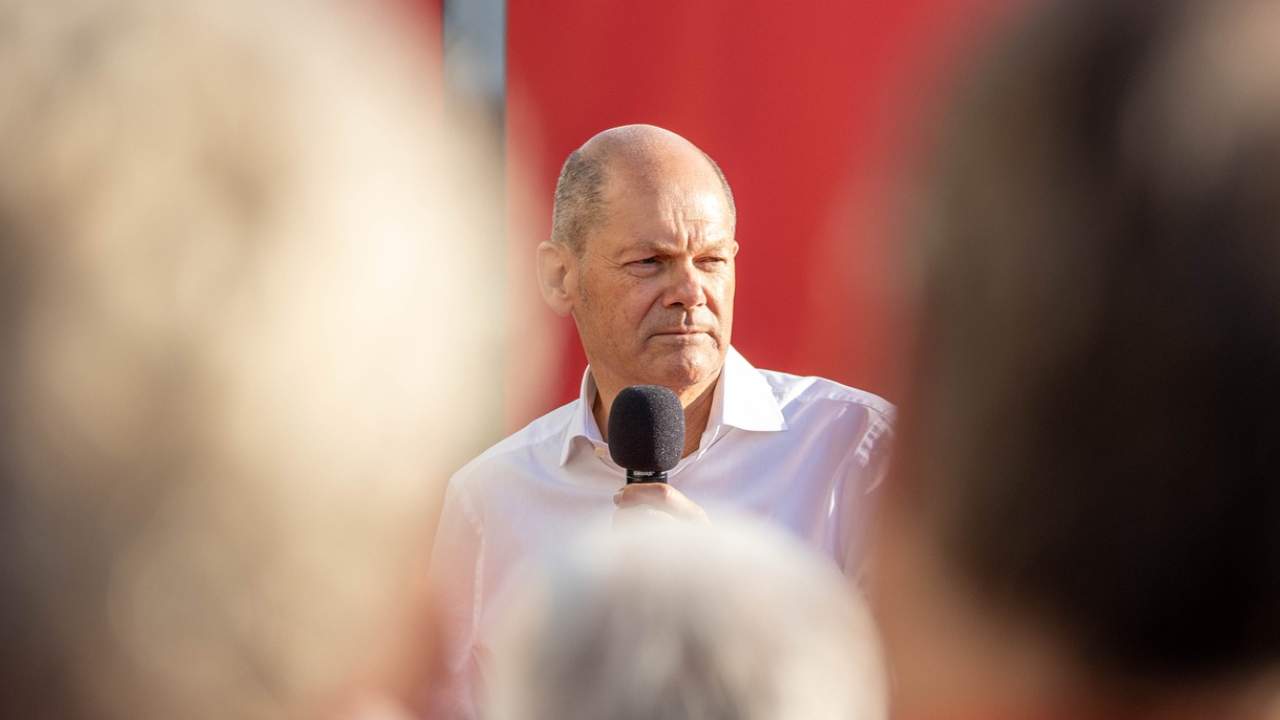 Biden'dan Scholz'a büyük övgü: "Sana minnet borcum var"
