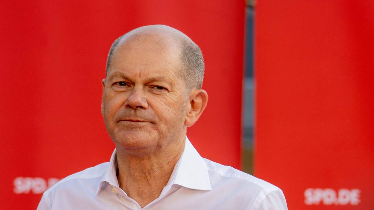 Scholz'a parti içinden uyarı: Silahla değil müzakereyle çöz