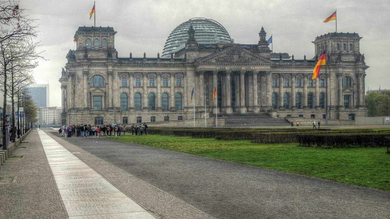 Berlin'e Rus tankları göndereceğiz