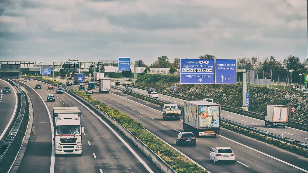 Otobanlara hız sınırı mı gelecek: Almanya çok yüksek para cezalarıyla karşı karşıya