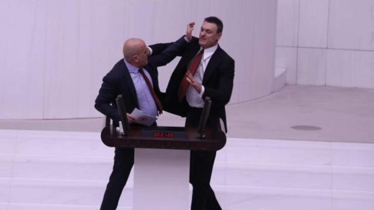 TBMM'deki kavga Alman basınında: Alpay zaten Almanya'da da kabadayıydı