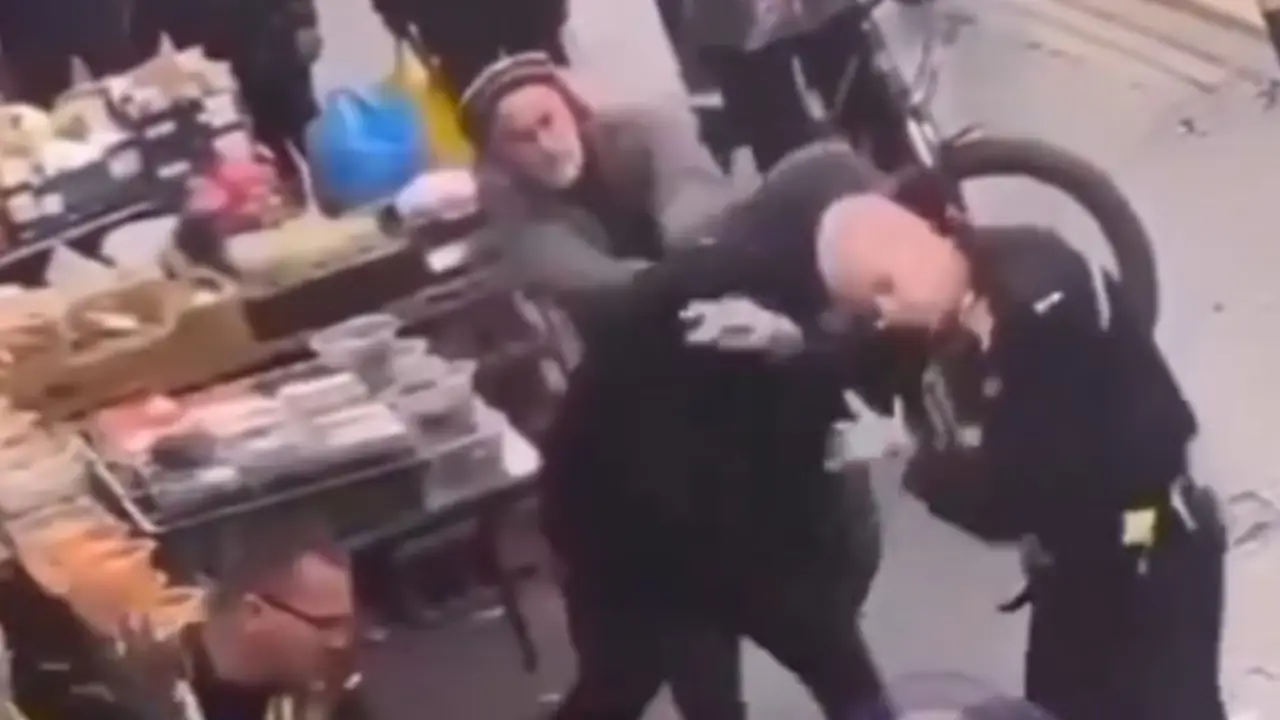 İngiliz polisinin yapamadığını yaşlı adam tek hamlede yaptı