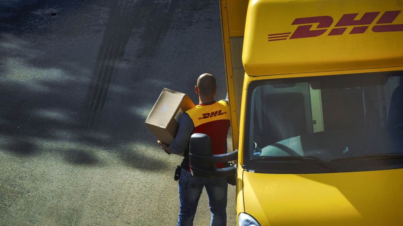 Paketler "alev" alınca DHL güvenliği artırdı