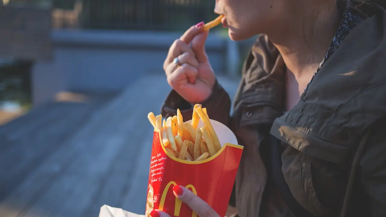 McDonald's Almanya'da büyümek ve mültecileri işe almak istiyor