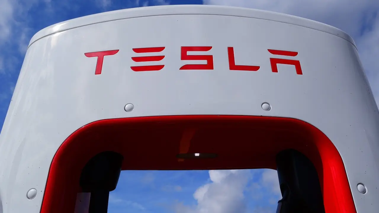 Tesla "yok artık" dedirtti! Hastalık izninde olan çalışanlarının evlerine ani baskın yaptılar