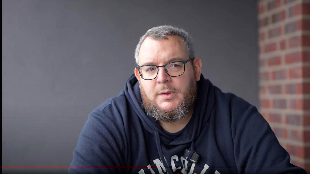 170 kiloda olan Twitch yayıncısı canlı yayında felç geçirdi