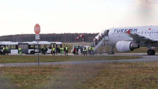 Hannover Havalimanı'nda bomba paniği