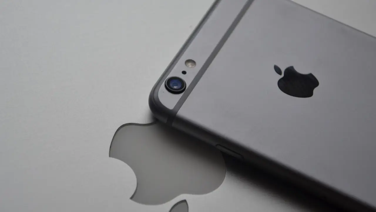 Apple iki iPhone modeli için desteğini kesiyor