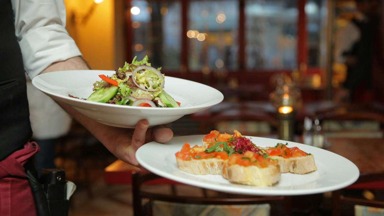 Avusturya restoranlarından yeni karar: Fazla yemek ekstra ücrete tabi