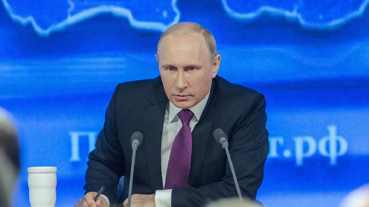 Putin'den Almanya'ya: Kendilerini Avrupalı gibi hissediyorlar, Alman gibi değil