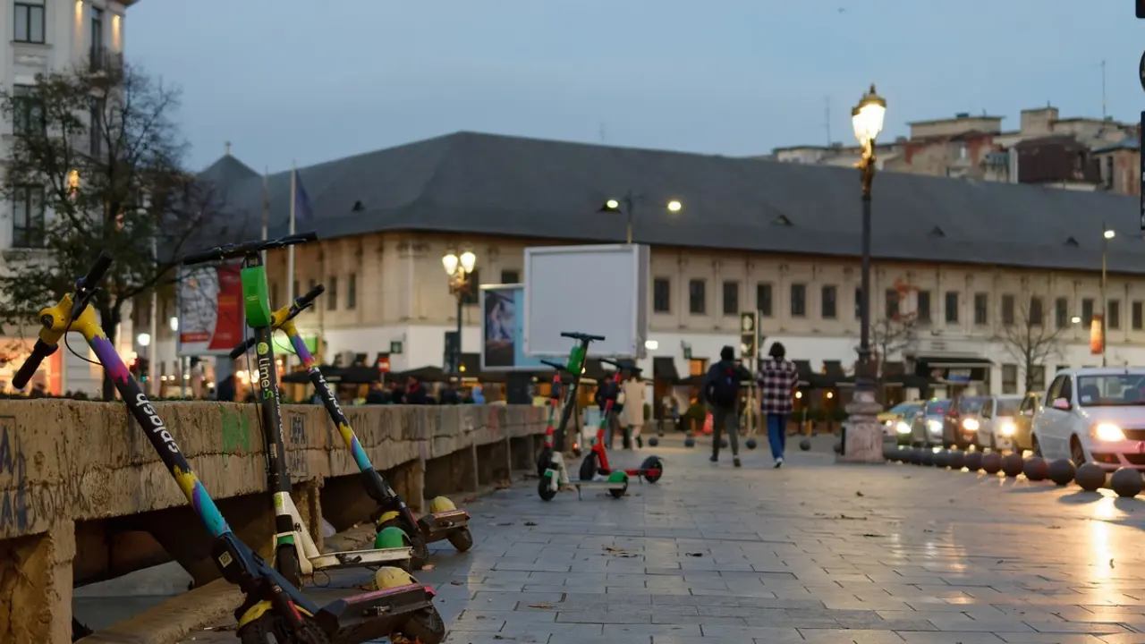 Münih'te kuyumcu dükkanı soyan hırsızlar e-scooter ile kaçtı