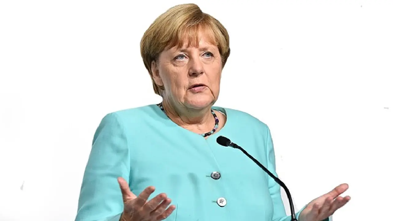 Angela Merkel’in emekli maaşı Almanya’da tartışma yarattı
