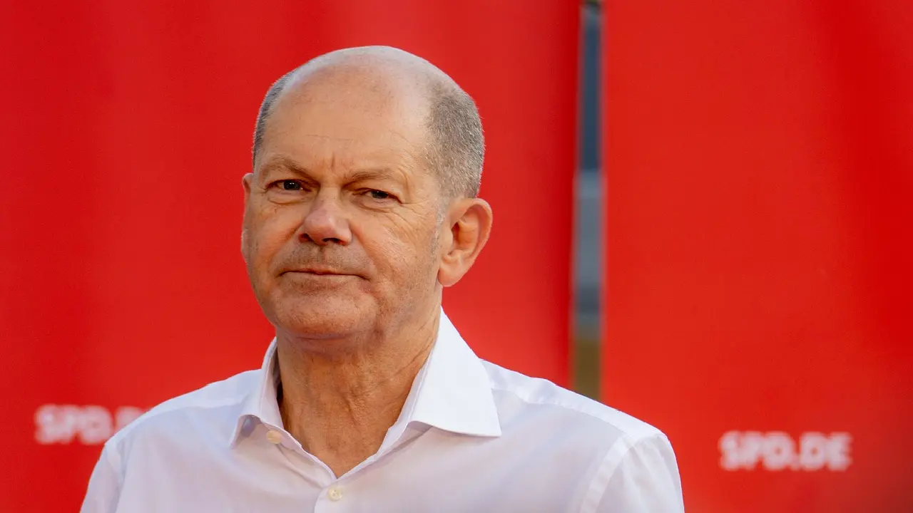 Scholz'a "rüşvetçi pislik" deyip, "şehirde sopalarla gezdirilmesi" çağrısı yapan adam 1650 Euro para cezası aldı