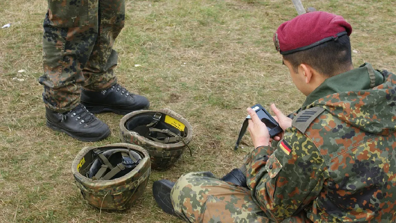 Alman ordusu 6 bin kişilik yeni savunma birliği oluşturacak