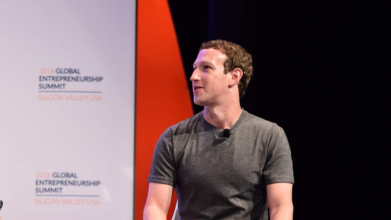 Mark Zuckerberg'den Apple'a zehir zemberek sözler: Yenilikleri iPhone'da kaldı