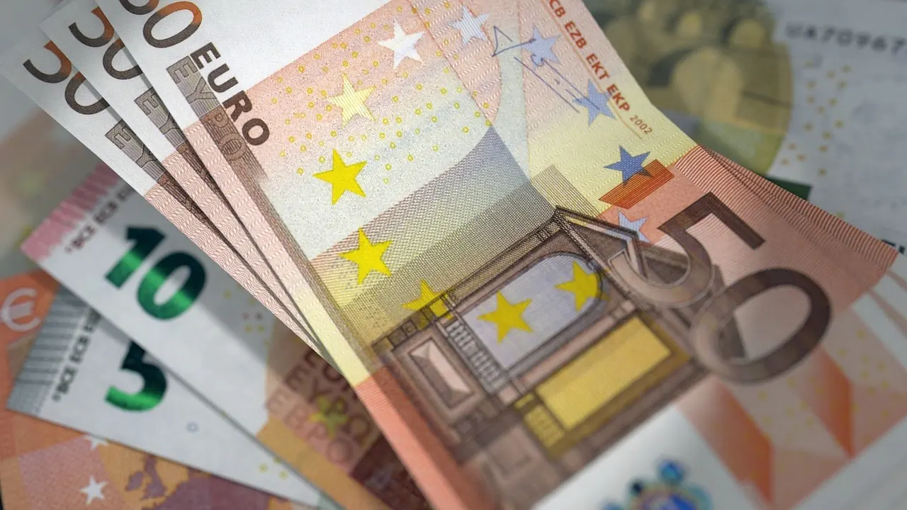 Sokakta adama acıdı 1500 Euro verdi