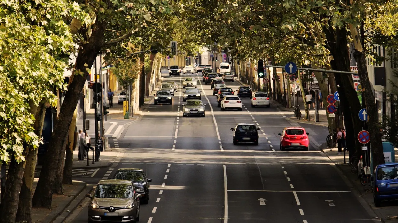 Almanya'da bu yıl trafiğe takılmak istemiyorsanız bu yollardan uzak durun