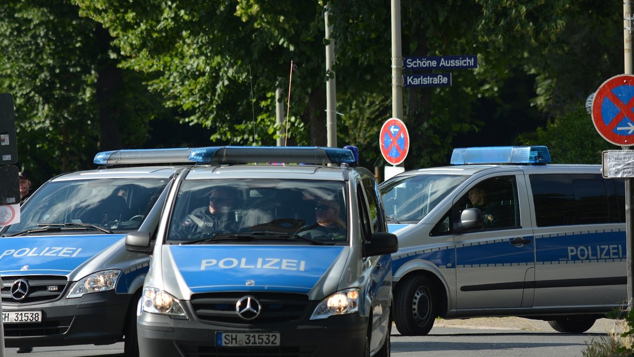 Almanya Rus milyarder Abramoviç’in Baden-Württemberg'deki lüks araçlarına el koydu