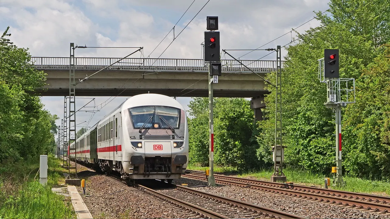 Deutsche Bahn demirlerinden 34 ton çelik çaldılar