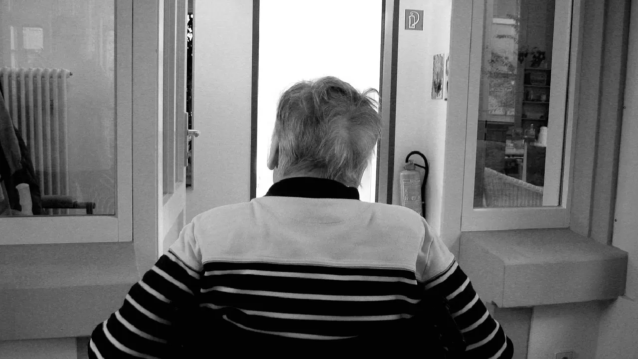 Demans hastası Alman, karısının öldüğünü unuttu, günlerce yatakta yanında yattı
