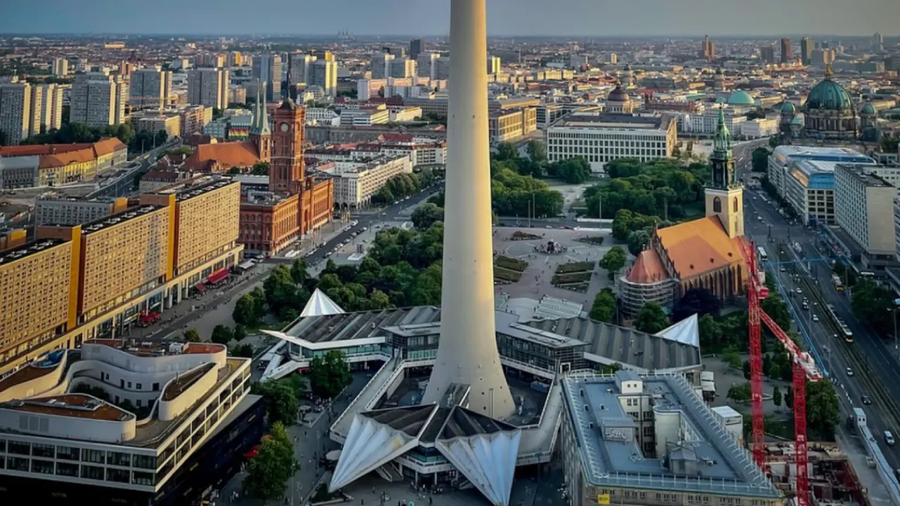 Berlin'de Türklerin yoğun yaşadığı yeri hangi parti silip süpürdü?