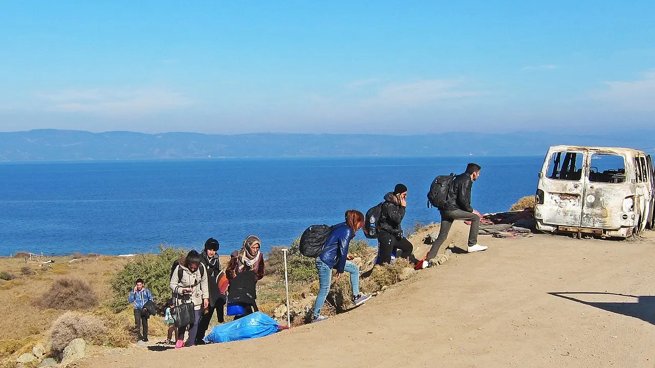Yeni hükümet kurulana kadar Afganları ülkeye sokmayın!