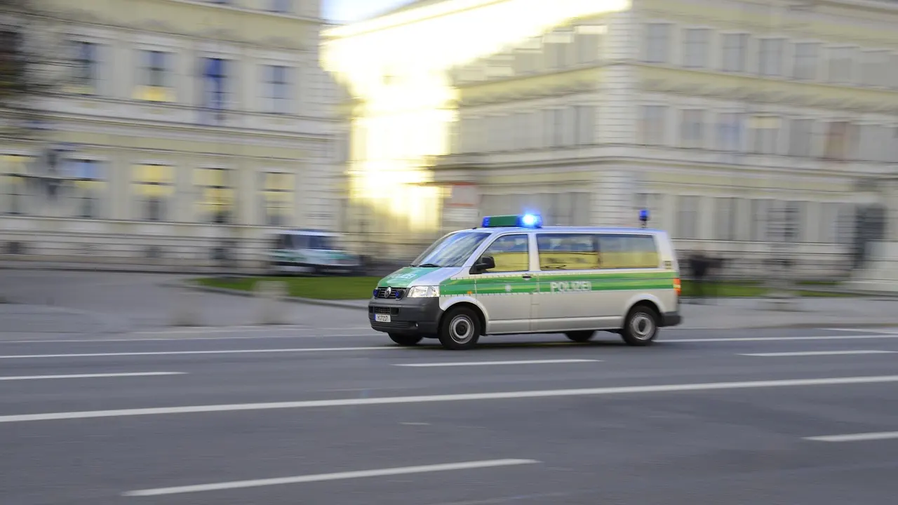Hamburg'da aşırı sağcı ve ırkçı sohbetler paylaşan 15 polise soruşturma