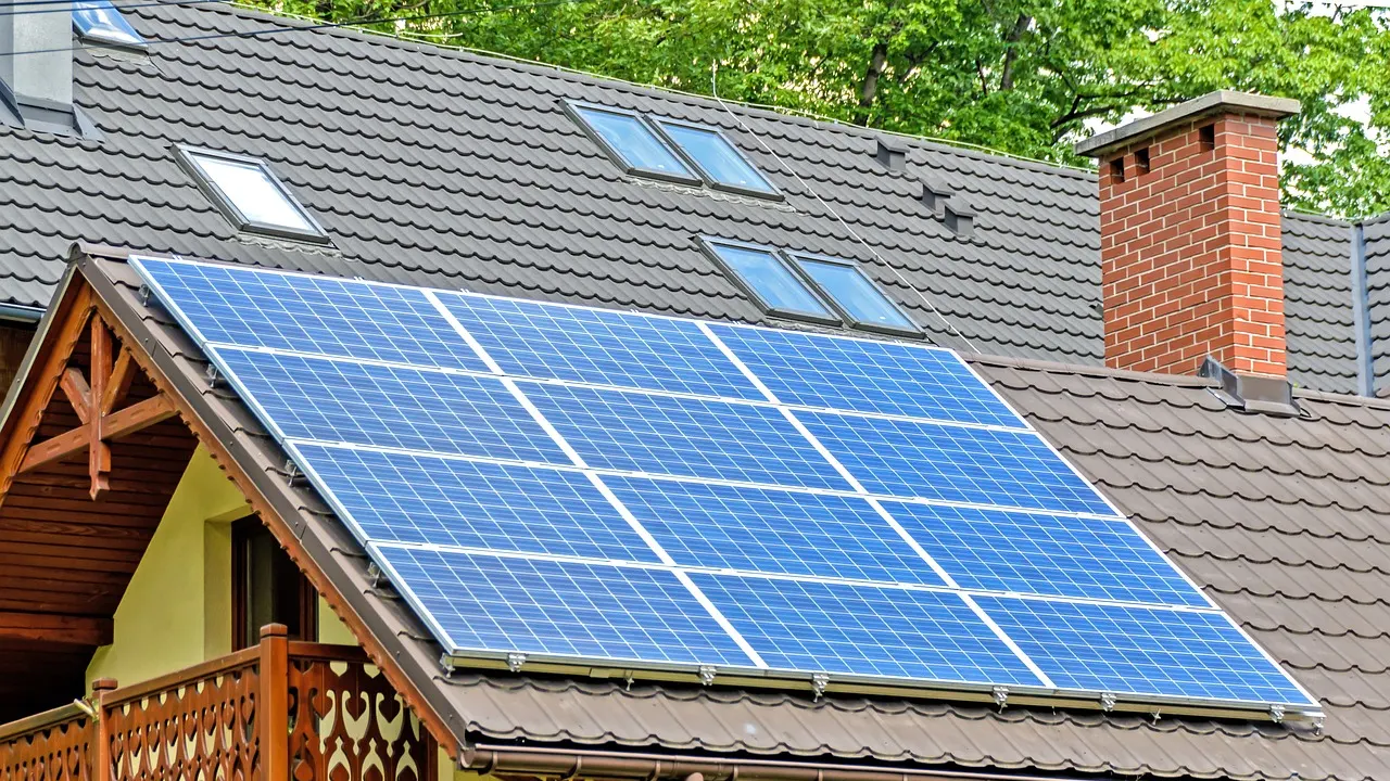 Almanya'da çatıya güneş enerjisi kuranlar tehlikede mi?