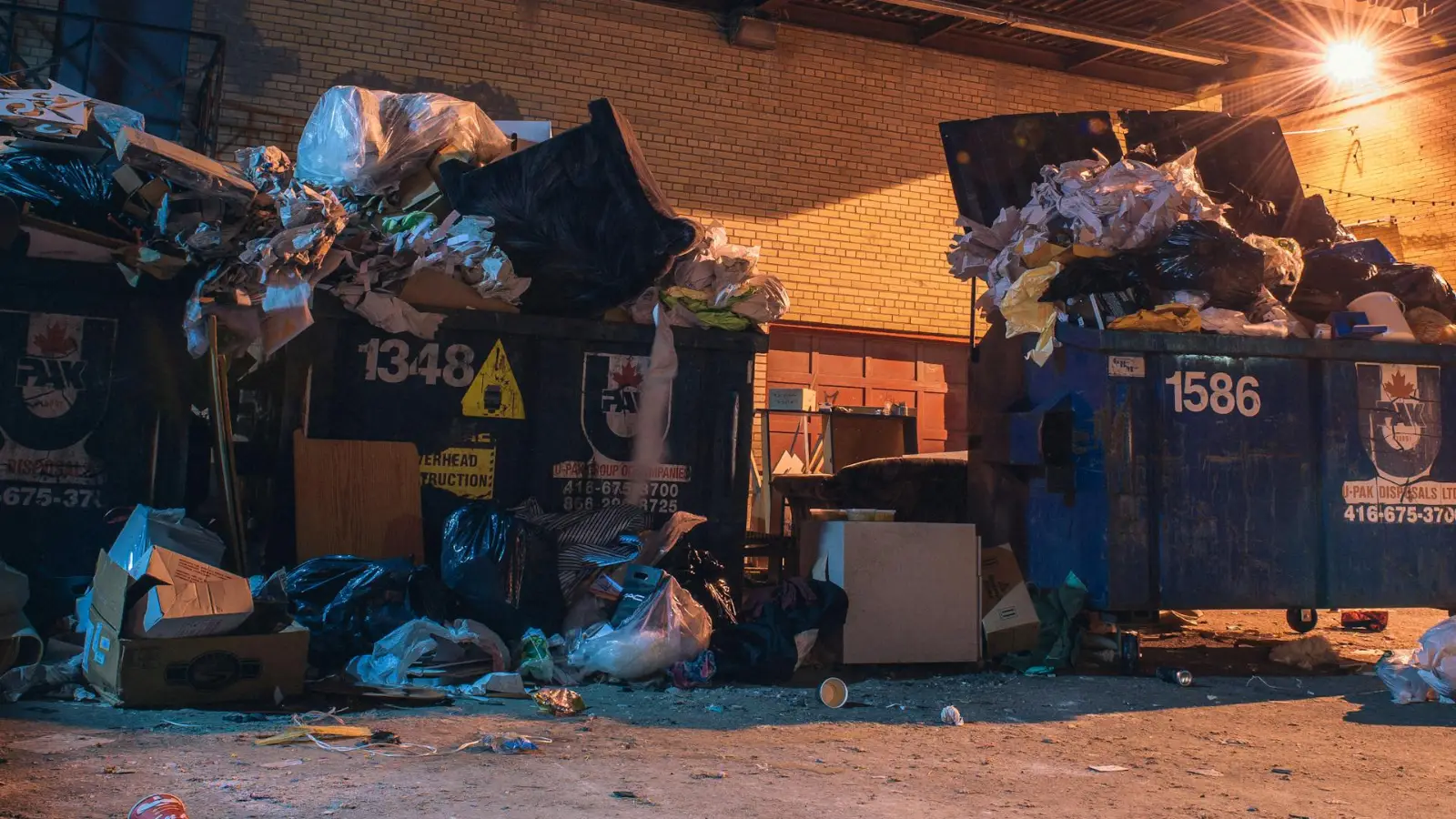 Berlin’de çöp krizi sona erdi... 12.000 ton çöp birikti!