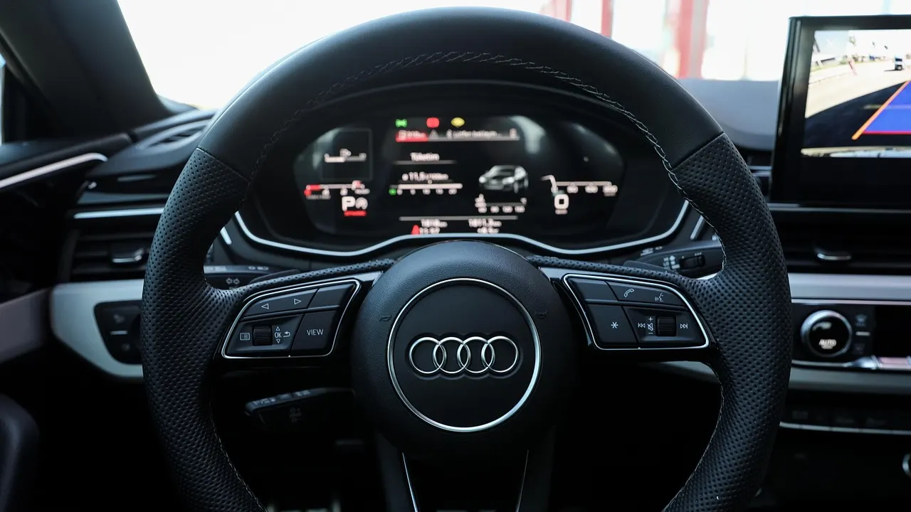 Dortmund polisi, 8 yaşındaki çocuğa çarpıp kaçan Audi aracı arıyor