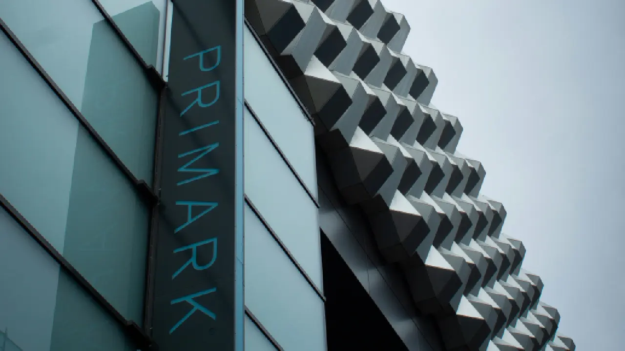 Primark'ın patronu "uygunsuz davranıştan" dolayı istifa etti