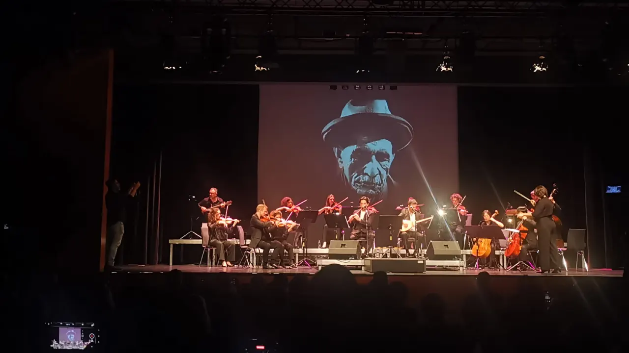 Almanya'da Aşık Veysel Mozart’la buluştu
