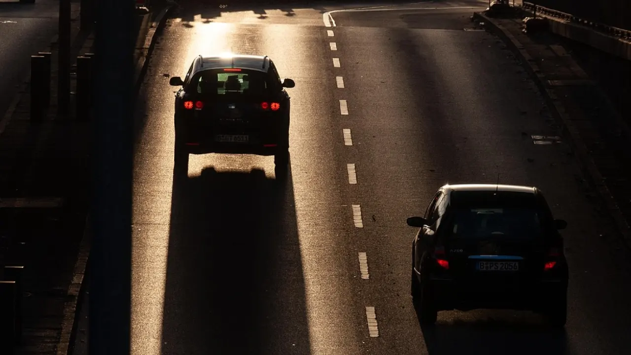 Almanya’da trafikte korkunç olay: HIV’li adam bir genci ısırdı